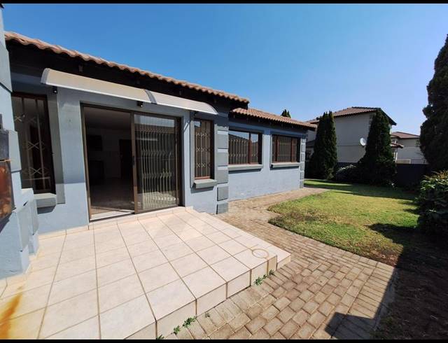 3 BEDROOM TOWNHOUSE FOR SALE IN ARUNDO ESTATE